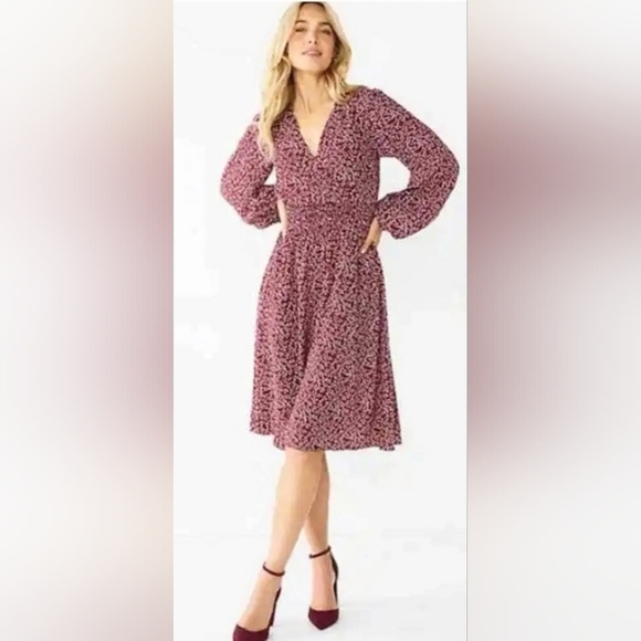 Draper James Dresses & Skirts - Draper James RSVP Burgundy/White Ditsy Print Smocked Waist Aline Dress Sz. Med